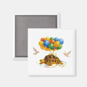 Happy Birthday flying Sulcata turtle with balloons マグネット (正面/裏面)