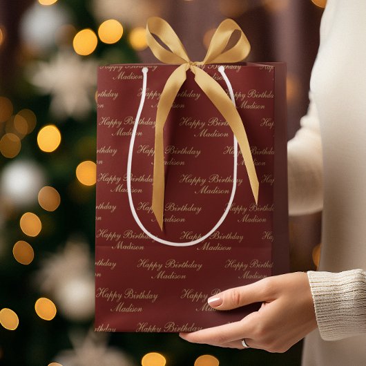 Happy Birthday Script Name Burgundy Gold ミディアムペーパーバッグ