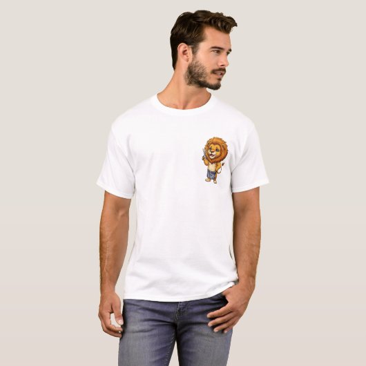 Happy Cartoon Lion Barber Holding Scissors Tシャツ (正面フル)