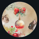 Happy Cats, Water ColorオーナメントとPine Christmas ラウンドシール<br><div class="desc">この2匹の猫は松の枝から出ぶら下がったたオーナメントの両側に飾り弓を引いている。あなたがもし見るものを好きだが、あなたが望むものを見ていない、私は必要な項目のプリントに私のデザインを編集することができる。ご注文および発送に関するお問い合わせ連絡は、Zazzleのカスタマーサポート(https://goo.gl/nCgptfより)</div>