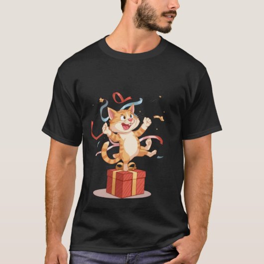 Happy Celebration Cat - Excited Kitten on Gift Box Tシャツ (正面)