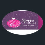 Happy Christmas sparkle bauble gift sticker 楕円形シール<br><div class="desc">グリッターツリー装飾スタイルステッカーあなたのギフトに追加する。デザインはサラ・トレット。</div>