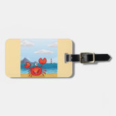 Happy Crab on Beach with Lighthouse ラゲッジタグ (正面横)
