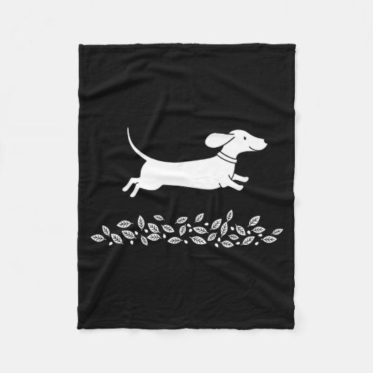 Happy Dachshund With Autumn Leaves For Pet Lovers  フリースブランケット (正面)