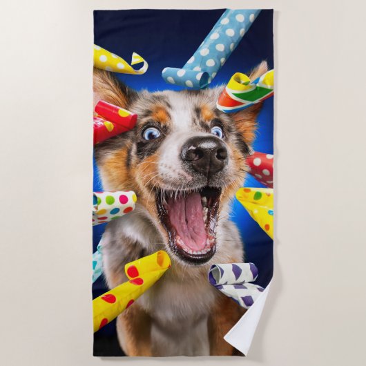 Happy Dog Party Blowers ビーチタオル (正面)