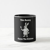 Happy Easter Bunny This Bunny Owns The Kitchen マグカップ (中央)