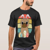 Happy Easter Pug Wearing Bunny Ear Pug Tシャツ (正面)