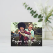 Happy Everythingシンプルホワイトスクリプトフォトモダン シーズンポストカード (スタンド正面)