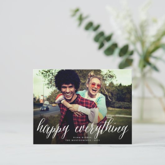 Happy Everythingシンプルホワイトスクリプトフォトモダン シーズンポストカード (スタンド正面)