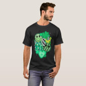 Happy Face And Disco Ball Lucky Shamrock C Patrick Tシャツ (正面フル)
