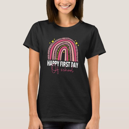 Happy First Day Of School Rainbow Teacher Kid Back Tシャツ (正面)