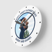 Happy First Father's Dayの写真とカスタム文字 ラウンド壁時計 (傾斜)