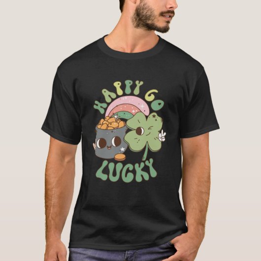 Happy Go Lucky Retro Groovy St Patrick s Day Women Tシャツ (正面)