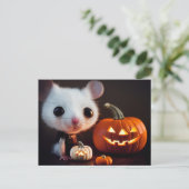 Happy Halloween. Kleine niedliche Maus mit Kürbis. ポストカード (スタンド正面)