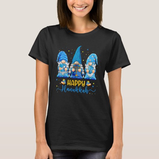 Happy Hanukkah Gnomes Menorah Hanukkah Jewish Holi Tシャツ (正面)