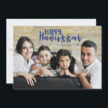 Happy Hanukkah Star of David Holiday Photo Card シーズンカード<br><div class="desc">そしてスタイリッシュ可愛いハッピーハヌカーStar of David Holiday Photo Cardは、今季の休暇シーズンに友達や家族に最適だ。おカスタマイズ客様の家族の名前と年と文字を交換し、お子様、ペット、または家族全体の写真の写真を交換。</div>