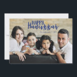 Happy Hanukkah Star of David Holiday Photo Card シーズンカード<br><div class="desc">そしてスタイリッシュ可愛いハッピーハヌカーStar of David Holiday Photo Cardは、今季の休暇シーズンに友達や家族に最適だ。おカスタマイズ客様の家族の名前と年と文字を交換し、お子様、ペット、または家族全体の写真の写真を交換。</div>