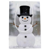 Happy Holidays Snowman Wearing a Top Hat ミディアムペーパーバッグ (正面)