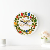 Happy Holidays Wreath Christmas Lights and Holly ラージ壁時計 (ホーム)