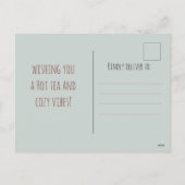 Happy horse enjoys a warm drink, Christmas holiday シーズンポストカード (裏面)