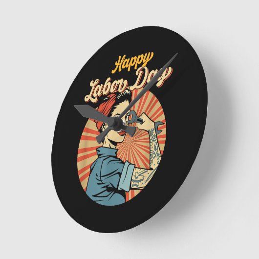 Happy Labor Day女の子の強い労働者運動を採用 ラウンド壁時計 (傾斜)