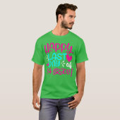 Happy Last Day of Fourth Grade Teacher Student Gra Tシャツ (正面フル)