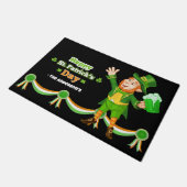 Happy Leprechaun St Patrick's Personalized Doormat ドアマット (アングル)