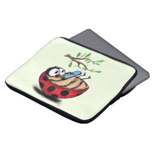 Happy Little Ladybug with Phone - Cartoonスケッチ ラップトップスリーブ