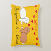 Happy, Loving Rabbits: Yellow アクセントクッション (正面(垂直))