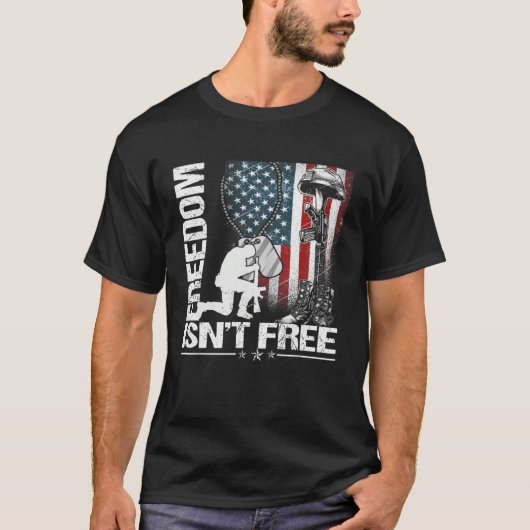 Happy Memorial Day Freedom Isn t Free Fourth of J Tシャツ (正面)