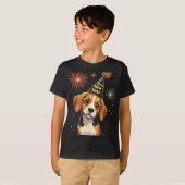 Happy New Year 2025 Eve Firework Dog Funny Beagle  Tシャツ (正面フル)