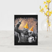 Happy New Year 2026 Bigfoot Alien Lovers New Years カード (黄色い花)