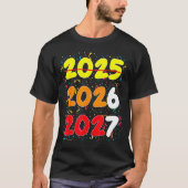 Happy New Year 2026 Coming Soon 2027 Funny 67 Meme Tシャツ (正面)