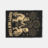 Happy New Year 2026 Funny Bigfoot And Alien Lovers フリースブランケット (正面(横))