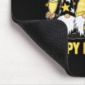 Happy New Year 2026 Gnomes Drinking Champagne New マウスパッド (コーナー)