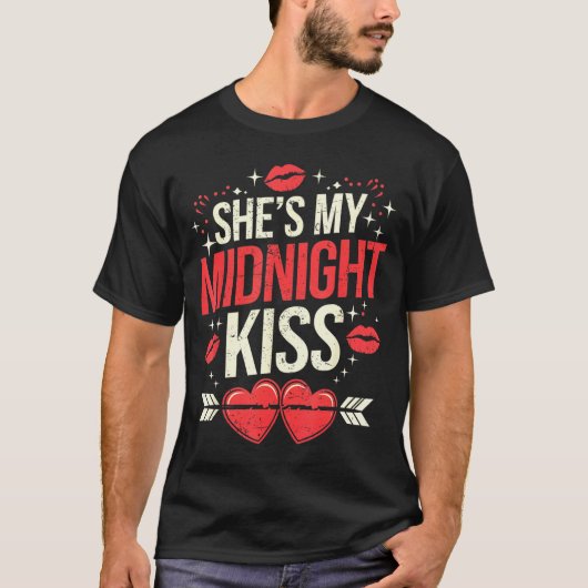 Happy New Year Couples She's My Midnight Kiss Vale Tシャツ (正面)