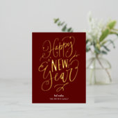 Happy New Year Red金ゴールドスクリプトモダン非写真 箔シーズンポストカード (立ち正面)