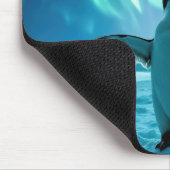 Happy Penguin Dancing Under Northern Lights マウスパッド (コーナー)