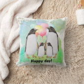 happy penguin family with colorful balloons クッション (ブランケット)