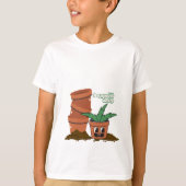Happy Pot & Soil Garden Humor Dirt Happens Pun Tシャツ (正面)