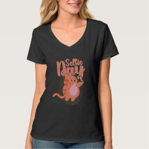 Happy Selfie Day Cute Cat自撮り Tシャツ