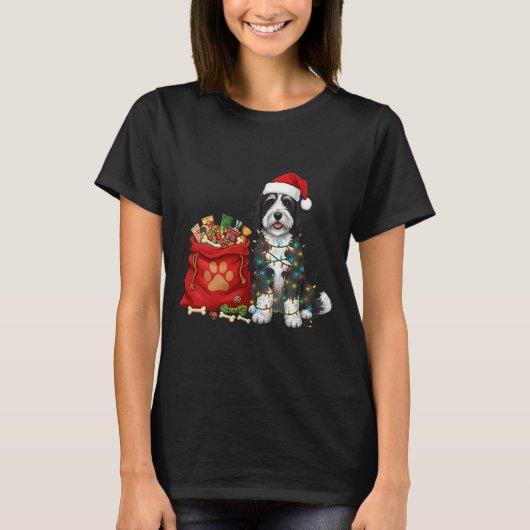 Happy Sheepadoodle Christmas Lights Dog Mom Sheepa Tシャツ (正面)
