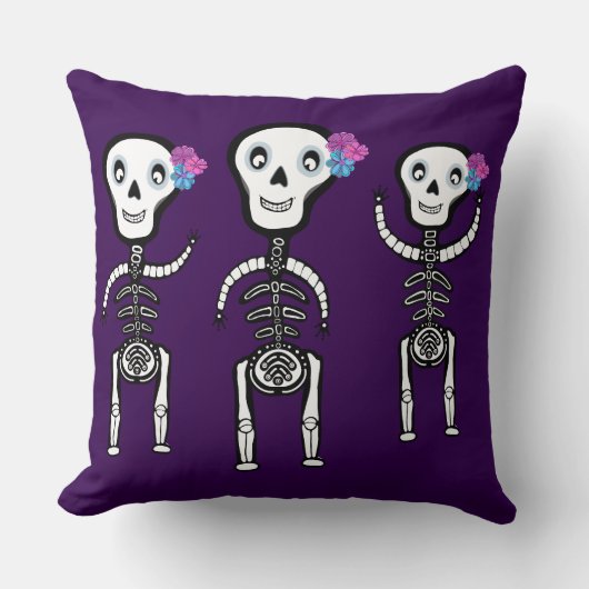 Happy skeletons with flowers Tote クッション (正面)