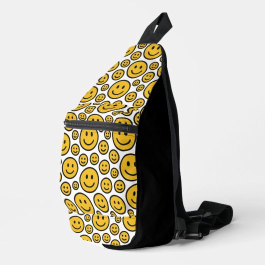 Happy Smiling Face Emoji Sling Backpack スリングバッグ (右コーナー)