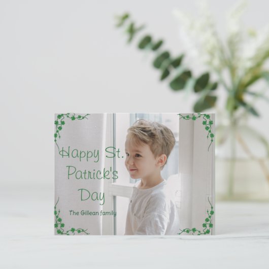 Happy St. patrickの日Shamrocksの子供の写真 シーズンポストカード (スタンド正面)