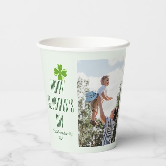 Happy St. patrickの日Shamrocks家族の写真 紙コップ (裏面)