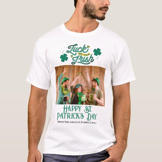 Happy St. patrickの日Shamrocks家族の写真 Tシャツ (正面)