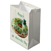 Happy St. Patrick’s Day Donut with Leprechaun Hat ミディアムペーパーバッグ (正面アングル)
