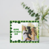 Happy St Patrick's Day家族のパーソナライズされた写真 シーズンポストカード (スタンド正面)