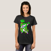 Happy St Patrick's Day Dabbing Unicorn Lucky Shamr Tシャツ (正面フル)